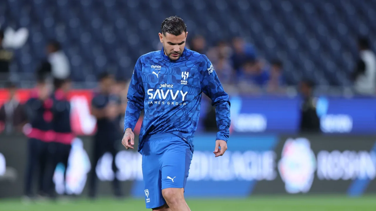 هيرنانديز يفاجئ الجميع ويعيد اكتشاف موهبته مع الهلال بعد 6 سنوات عجاف